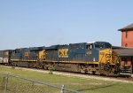 CSX 5499 & 3084 lead train Q400-20 northbound